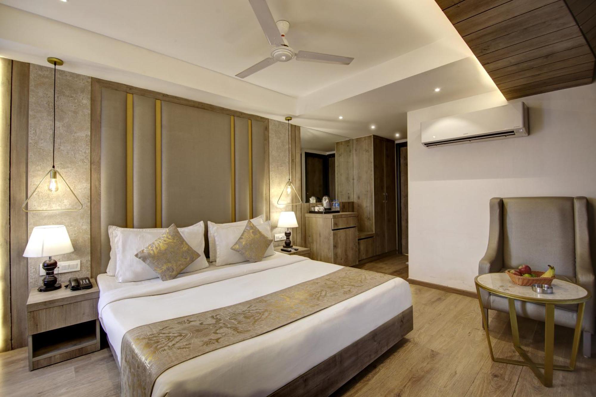 Town Grand Patel Nagar Hotel