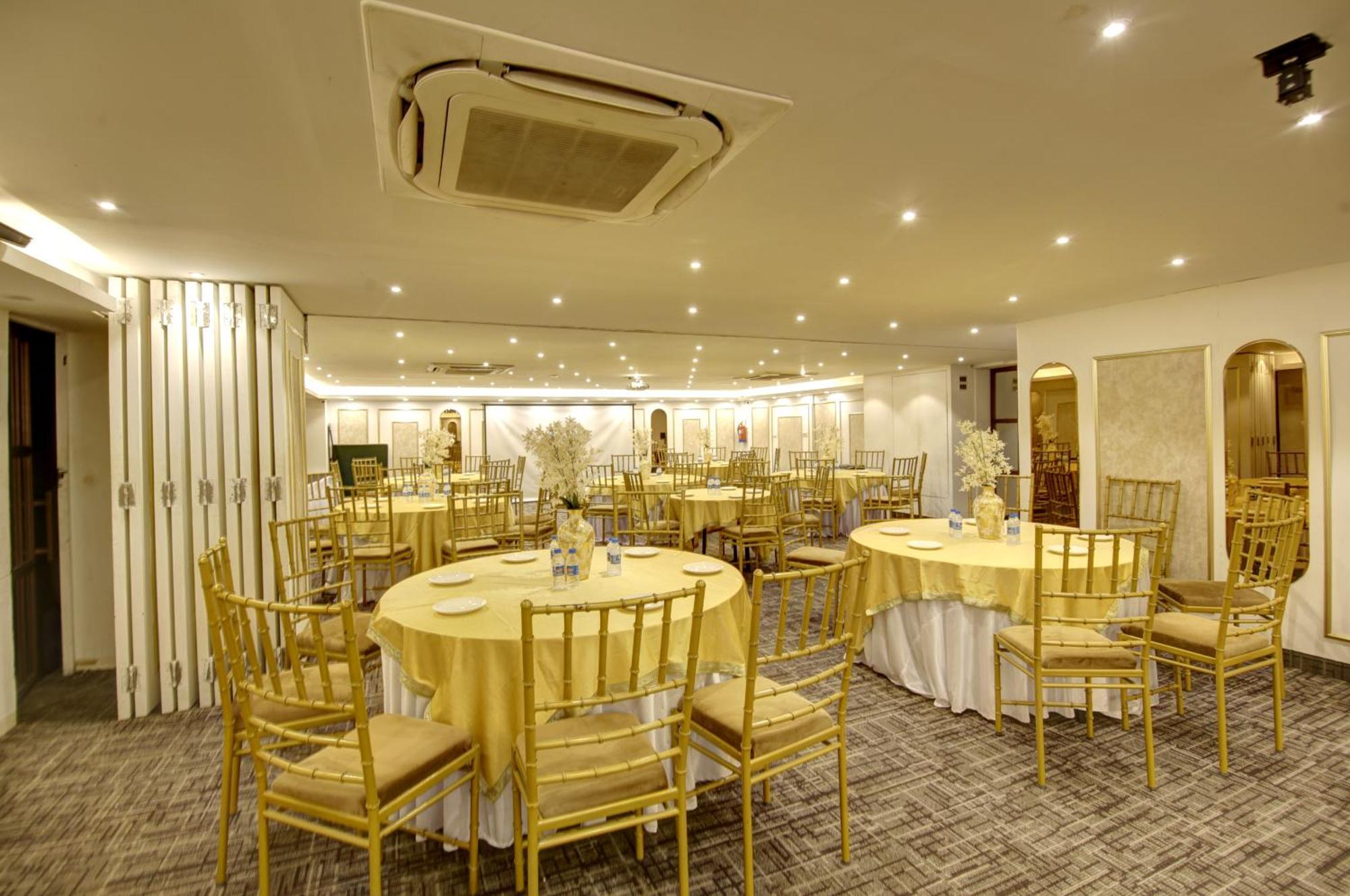 Hotel Town Grand Patel Nagar 3*