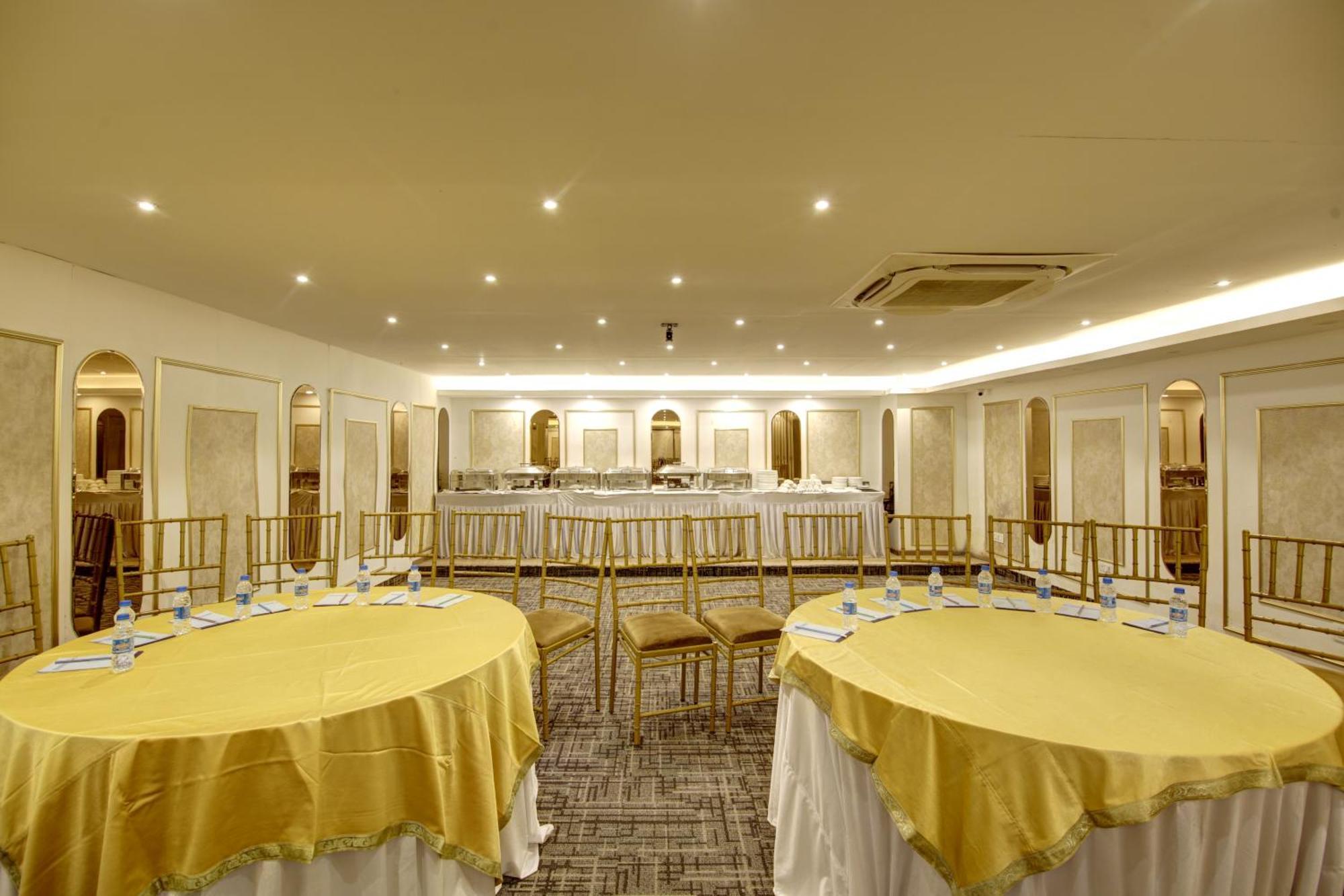 Town Grand Patel Nagar Hotel 3*