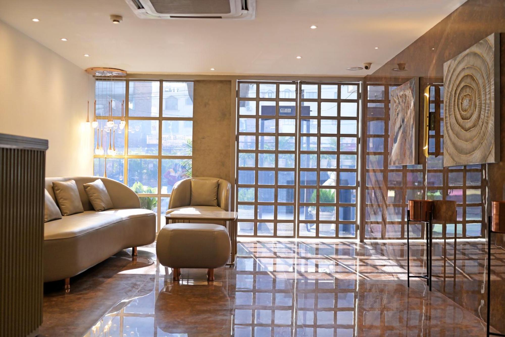 Town Grand Patel Nagar 3*
